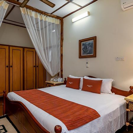 Mweya Safari Lodge Katwe Экстерьер фото